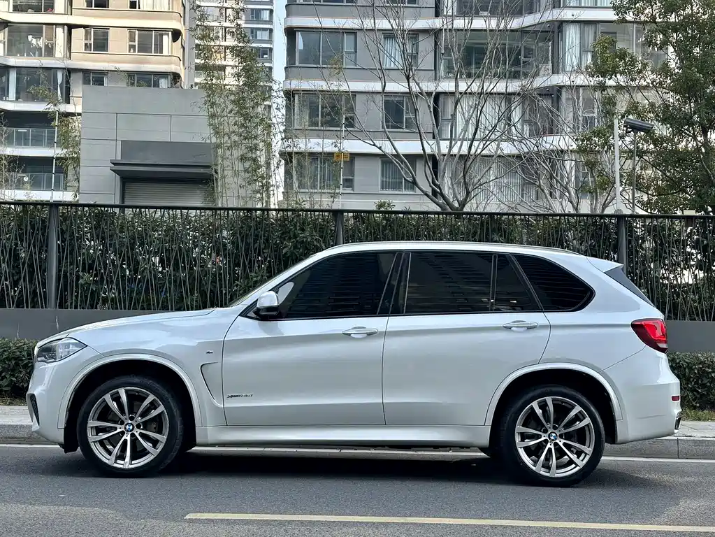 BMW X5 2018 — фото 10