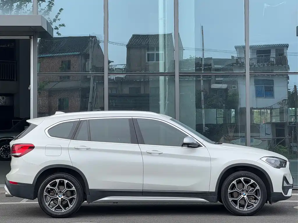 BMW X1 2021 — фото 7