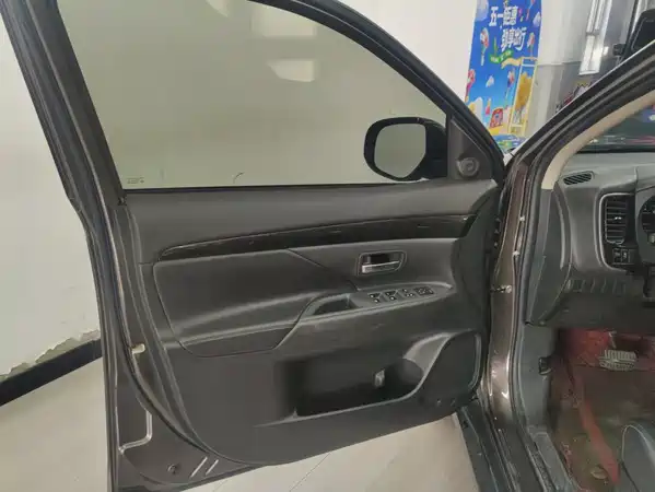 Mitsubishi Outlander 2018