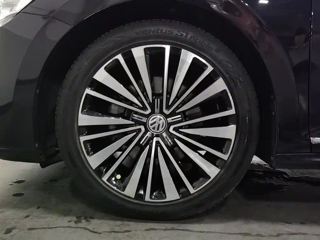Volkswagen Passat 2019 — фото 17