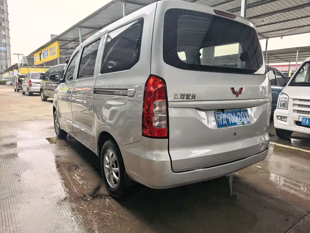 Wuling Hongguang V 2019