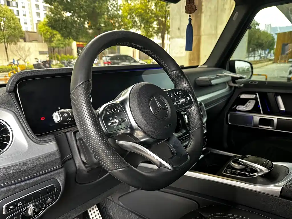 Mercedes-Benz G-Class 2024 — фото 14