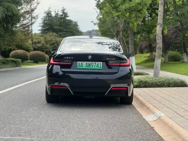 BMW i3 2024