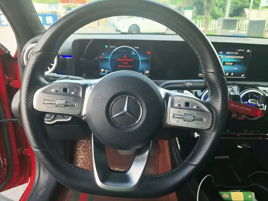 Mercedes-Benz A-Class 2020 — фото 4