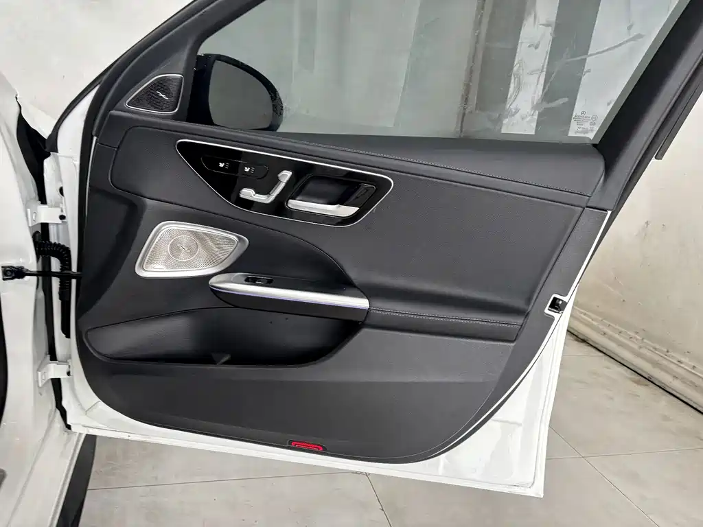 Mercedes-Benz C-Class 2025 — фото 26