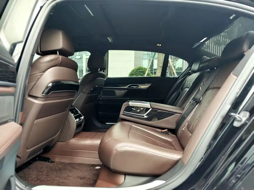 BMW 7 Series 2022 — фото 14