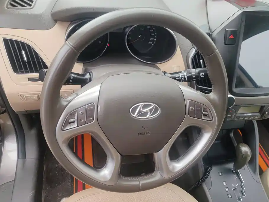 Hyundai ix35 2015 — фото 15