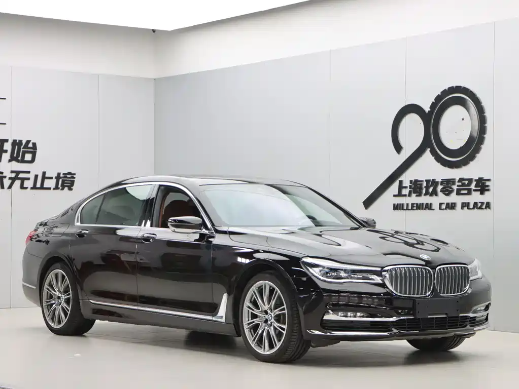 BMW 7 Series 2019 — фото 1