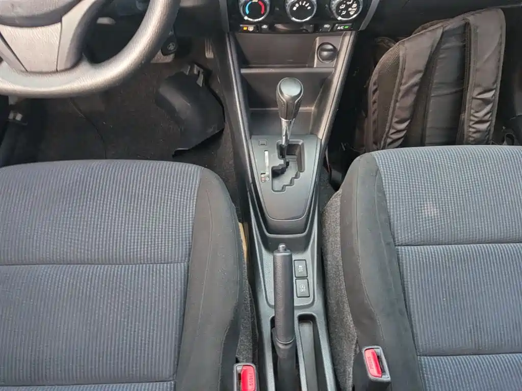 Toyota Yaris L 2018 — фото 14