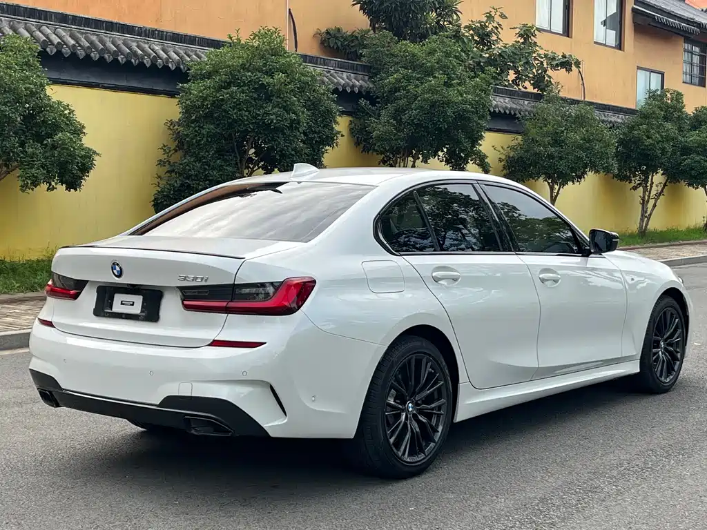 BMW 3 Series 2022