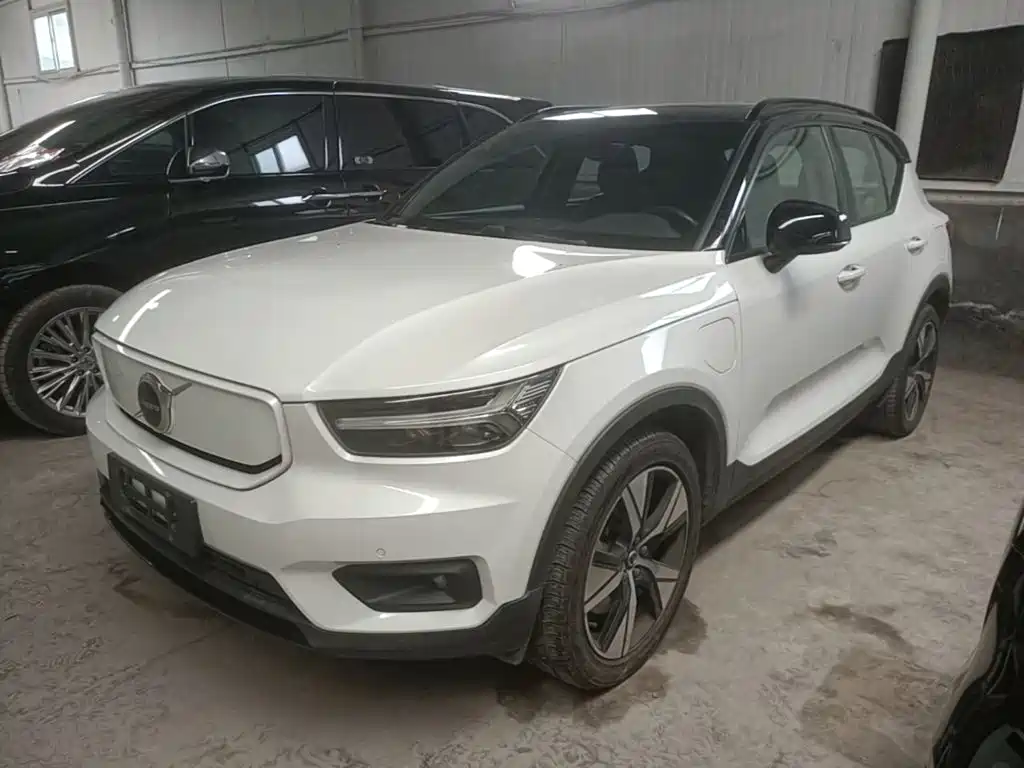 Volvo XC40 New Energy 2021 — фото 2
