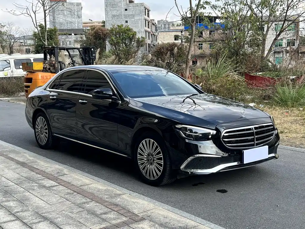 Mercedes-Benz E-Class 2022 — фото 2