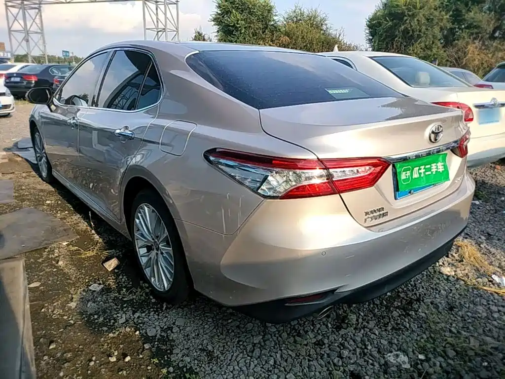 Toyota Camry 2019 — фото 5