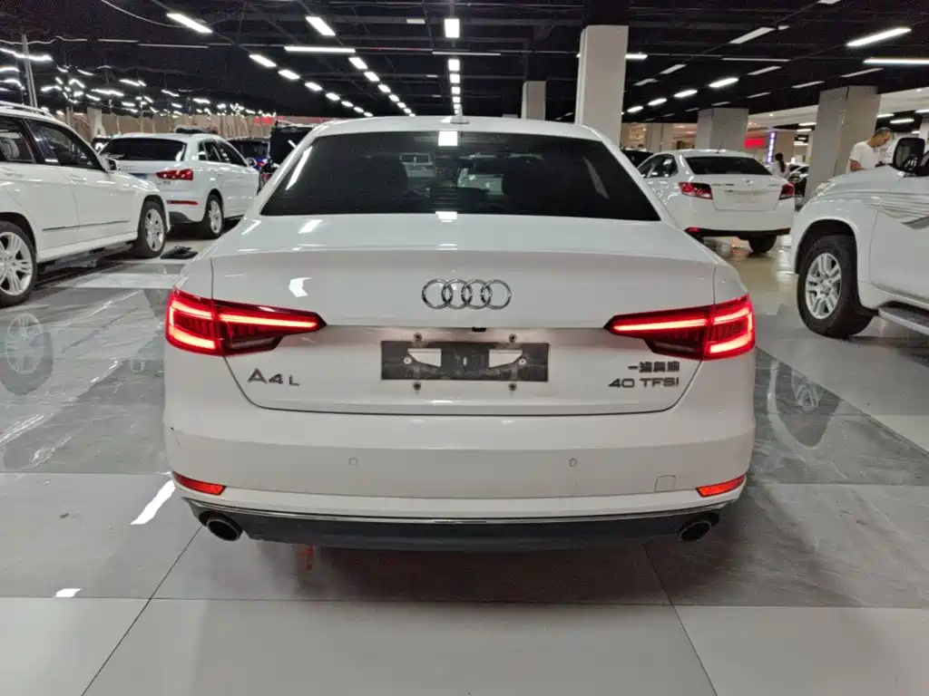 Audi A4L 2018