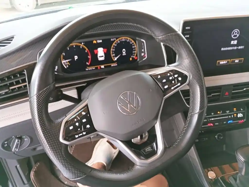 Volkswagen Tiguan L 2022 — фото 11