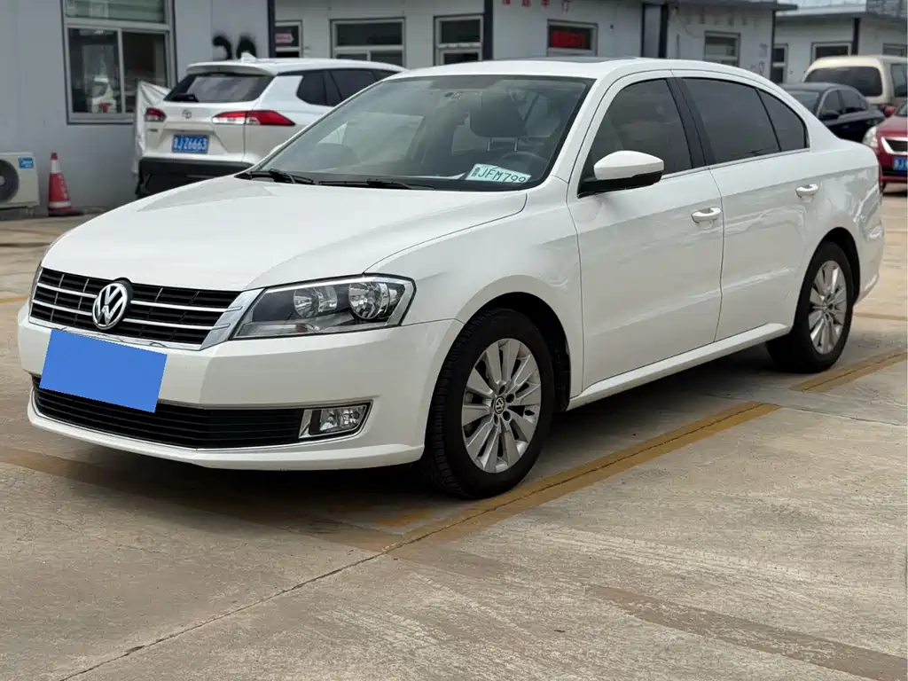 Volkswagen Lavida 2013