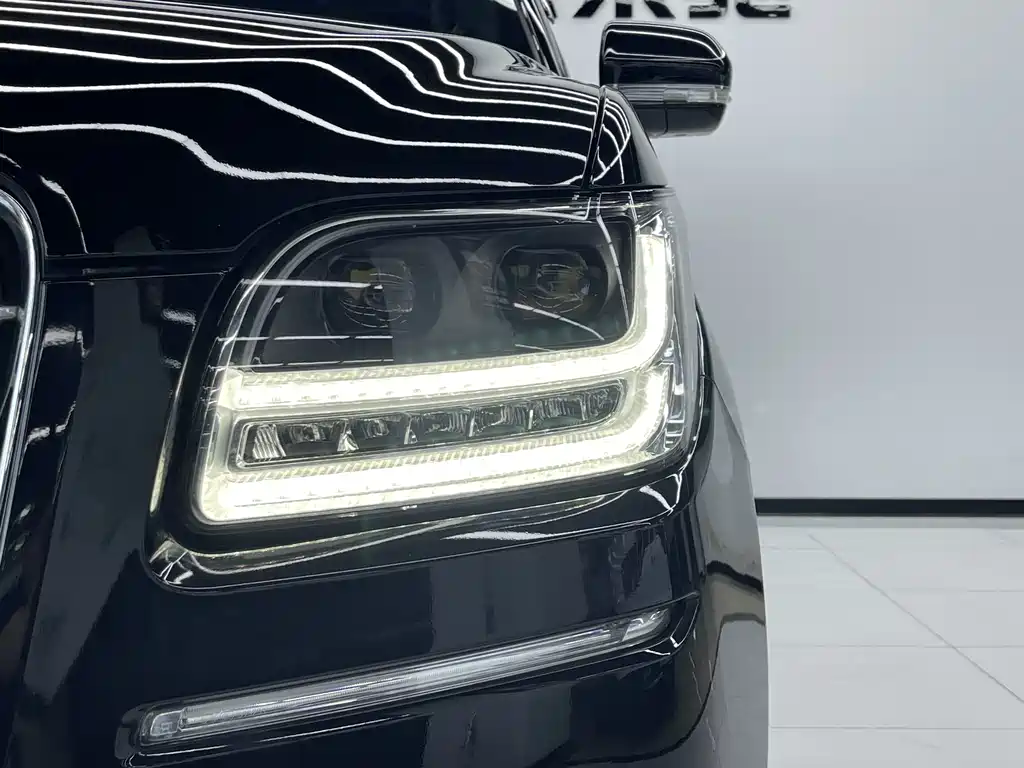 Lincoln Navigator 2021 — фото 26