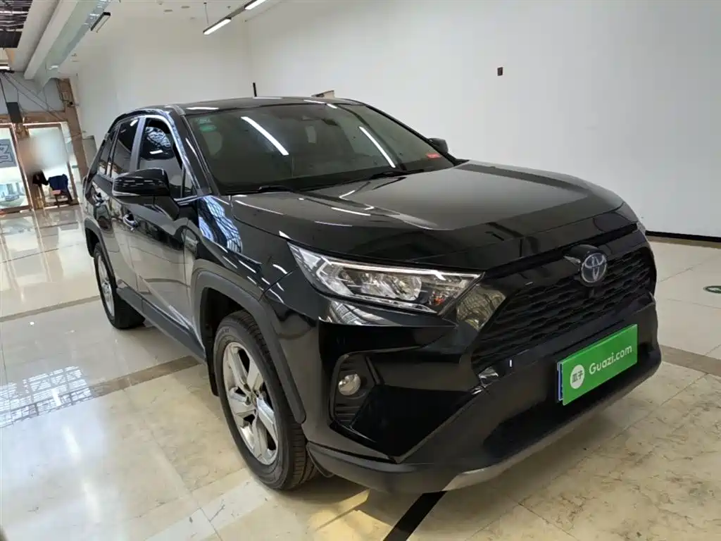 Toyota RAV4 2020 — фото 4