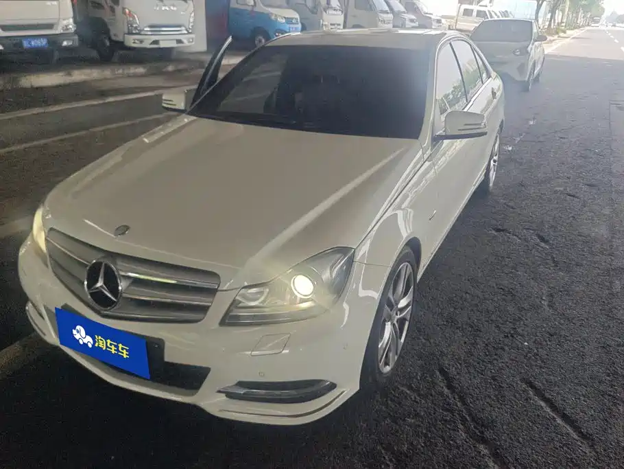Mercedes-Benz C-Class 2011