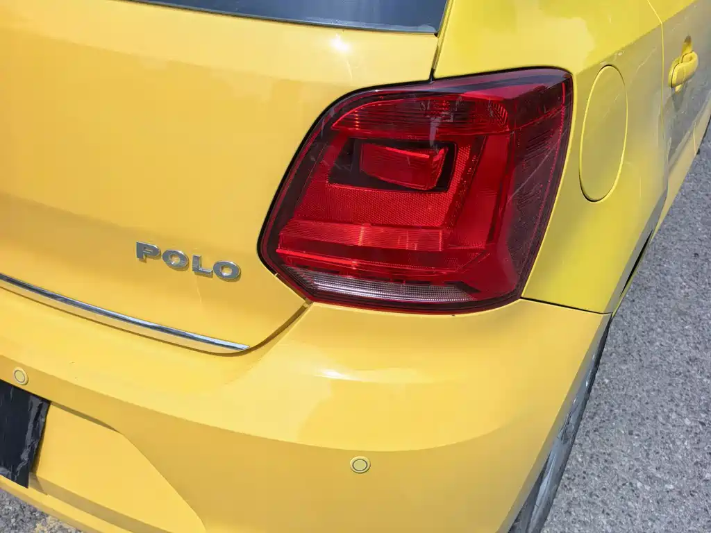 Volkswagen Polo 2015 — фото 19