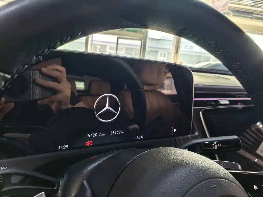 Mercedes-Benz E-Class 2024