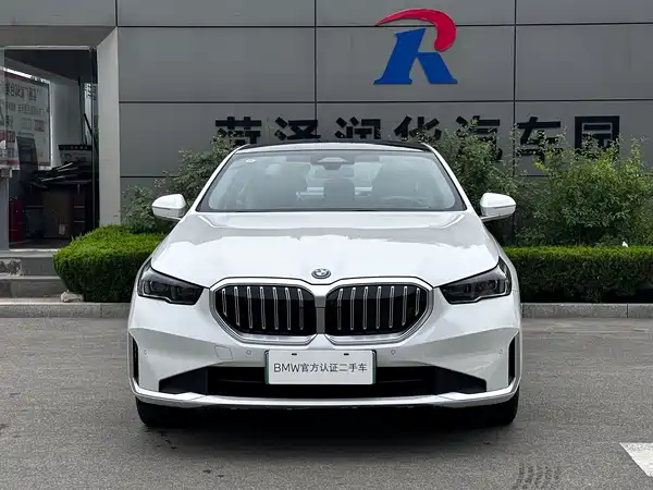 BMW i5 2025