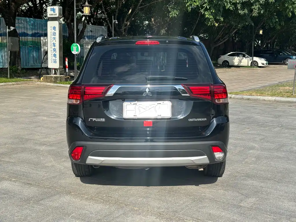 Mitsubishi Outlander 2018