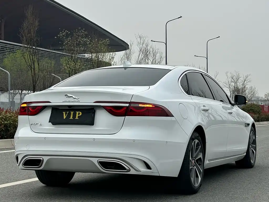 Jaguar XFL 2024 — фото 11