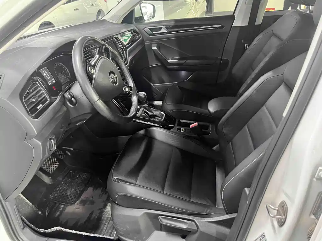 Volkswagen T-Roc 2019