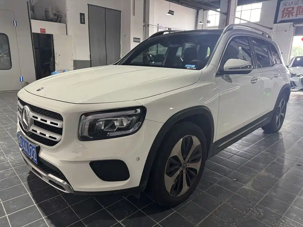 Mercedes-Benz GLB 2023 — фото 1