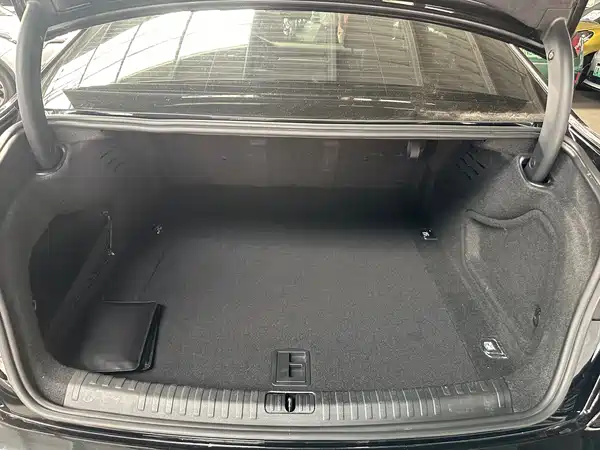 Audi A6L 2023