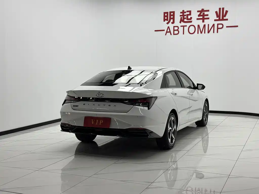 Hyundai Elantra 2023 — фото 9