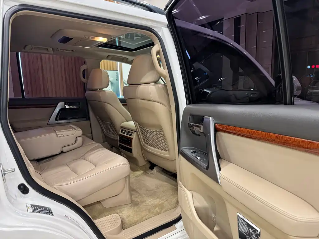 Toyota Land Cruiser 2013 — фото 17