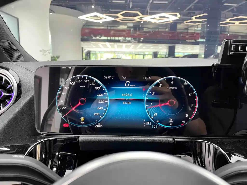 Mercedes-Benz GLA 2022 — фото 13