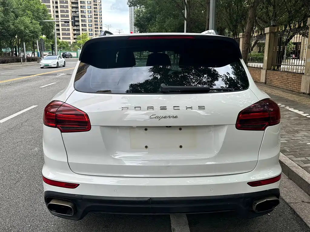 Porsche Cayenne 2015 — фото 9