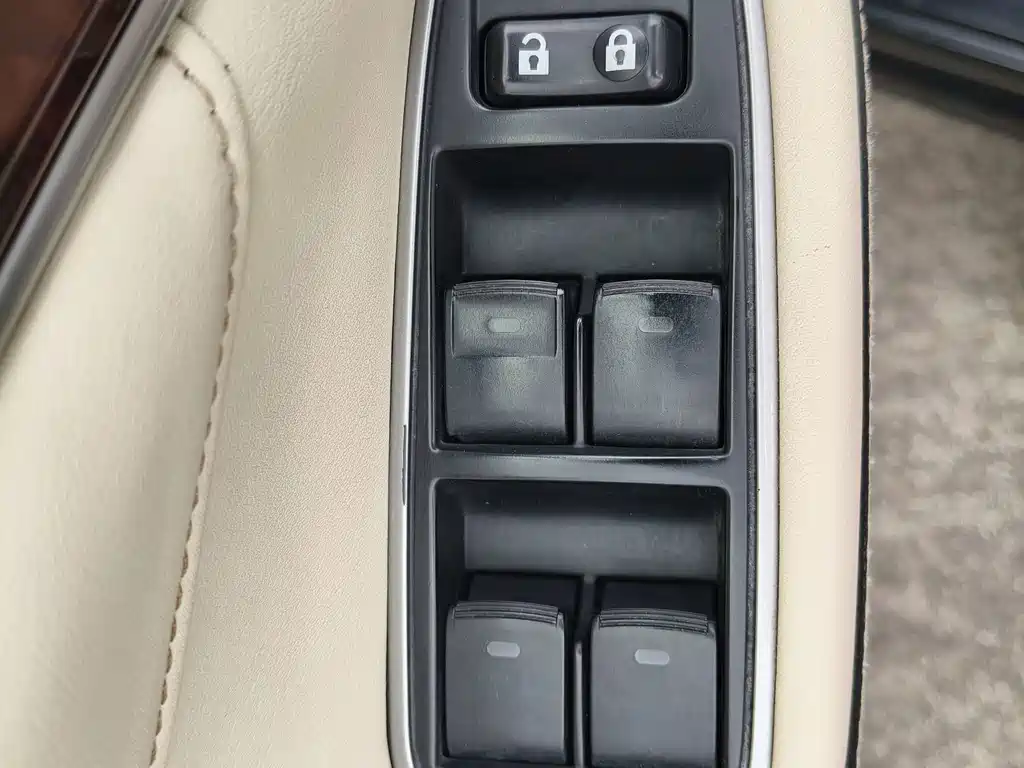 Toyota Crown 2018 — фото 16