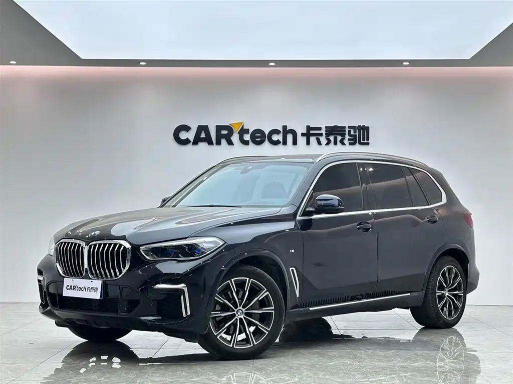 BMW X5 2022 — фото 1