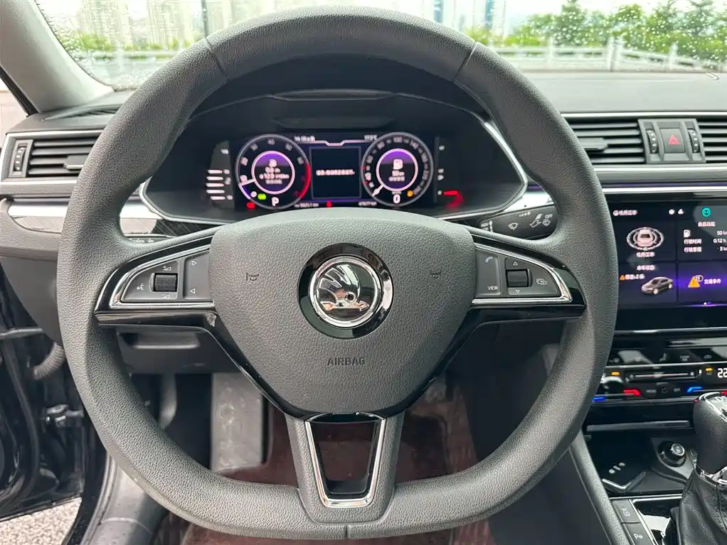 Skoda Superb 2023 — фото 15