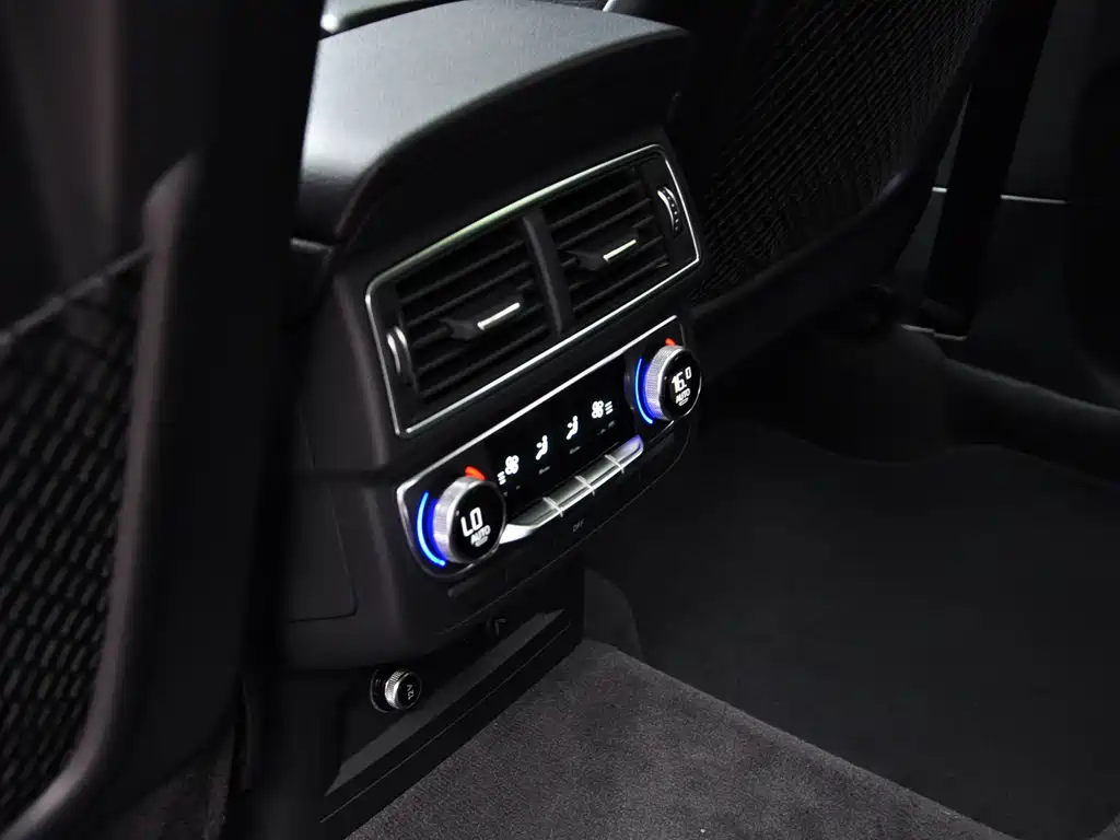 Audi Q7 2018 — фото 13