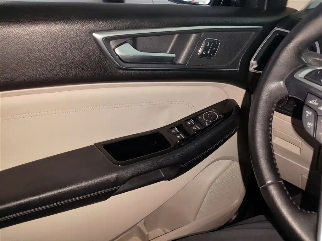 Ford Edge 2016 — фото 13