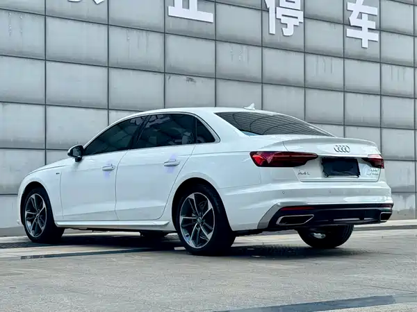 Audi A4L 2020