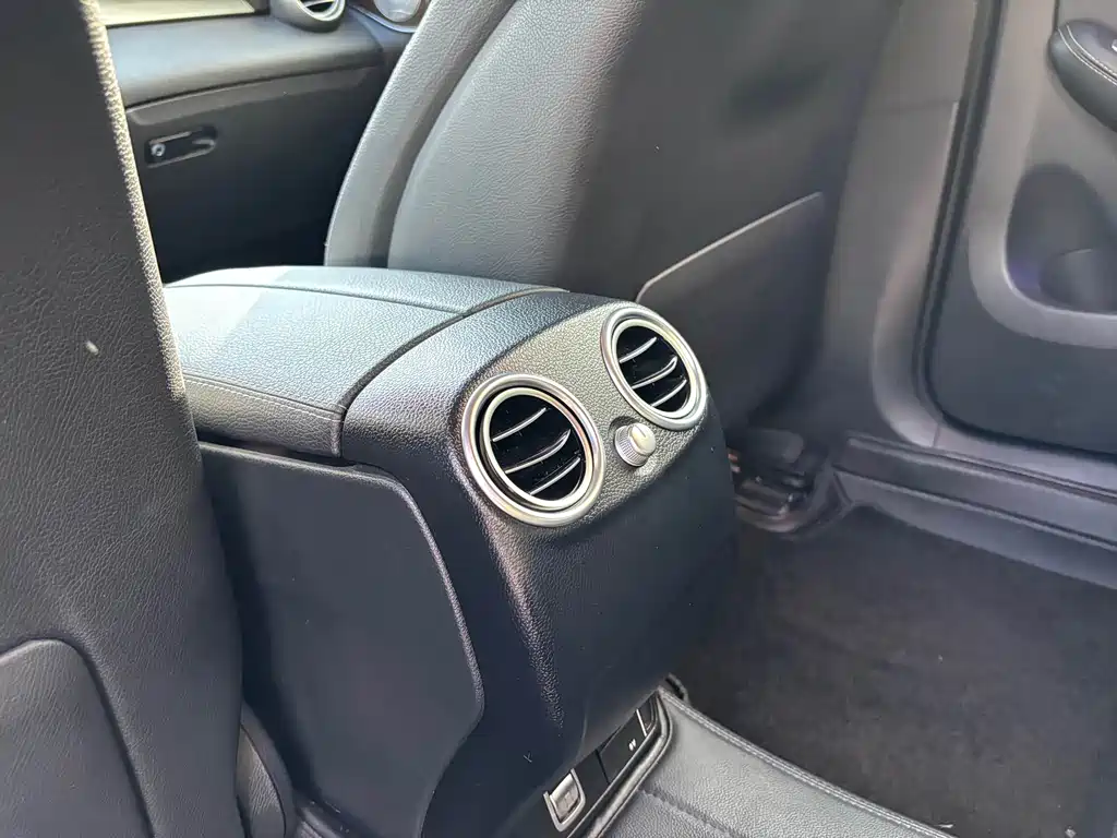Mercedes-Benz GLC 2019 — фото 19