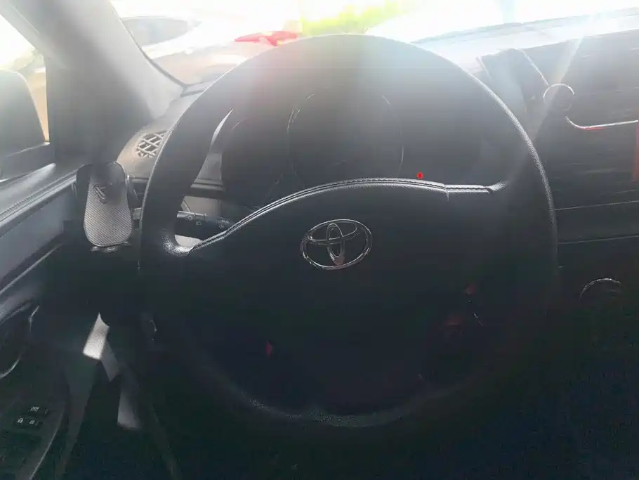 Toyota Vios 2015 — фото 15