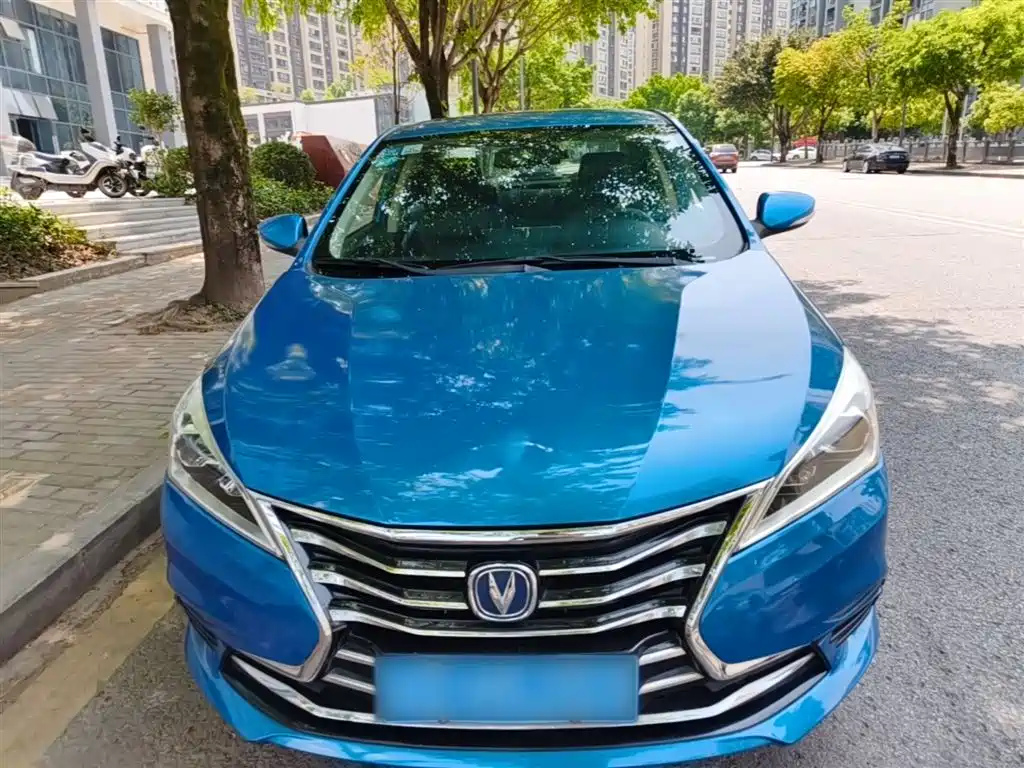 Changan Eado DT 2018 — фото 3