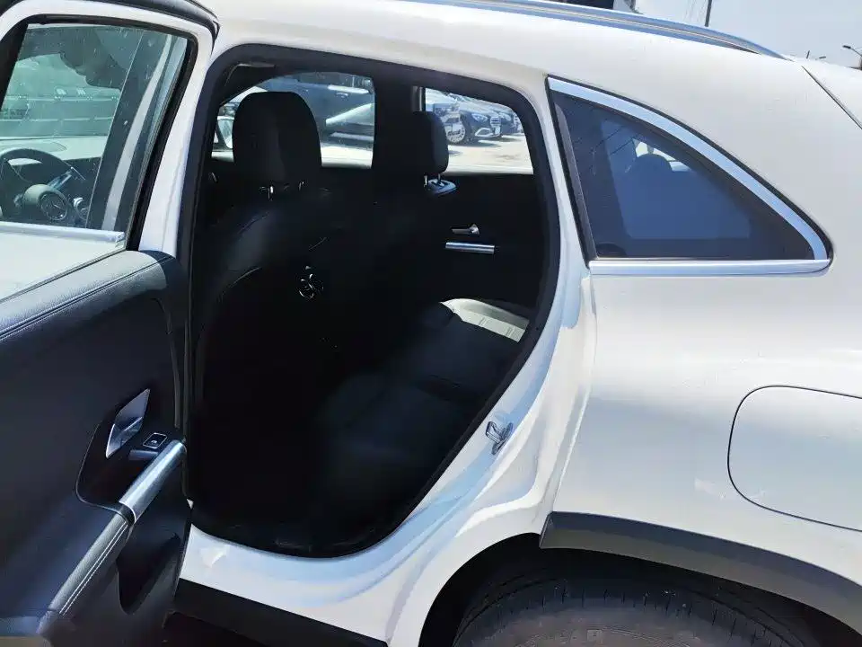 Mercedes-Benz GLA 2024