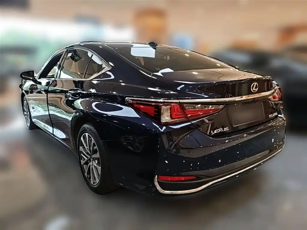 Lexus ES 2023 — фото 9