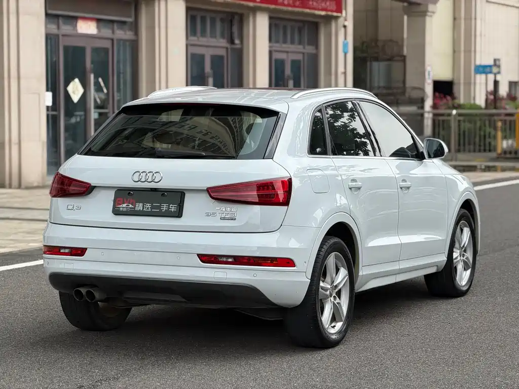 Audi Q3 2018 — фото 8
