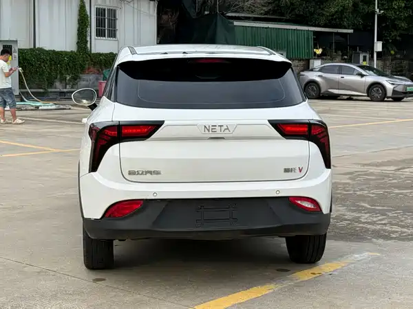 Neta V 2022
