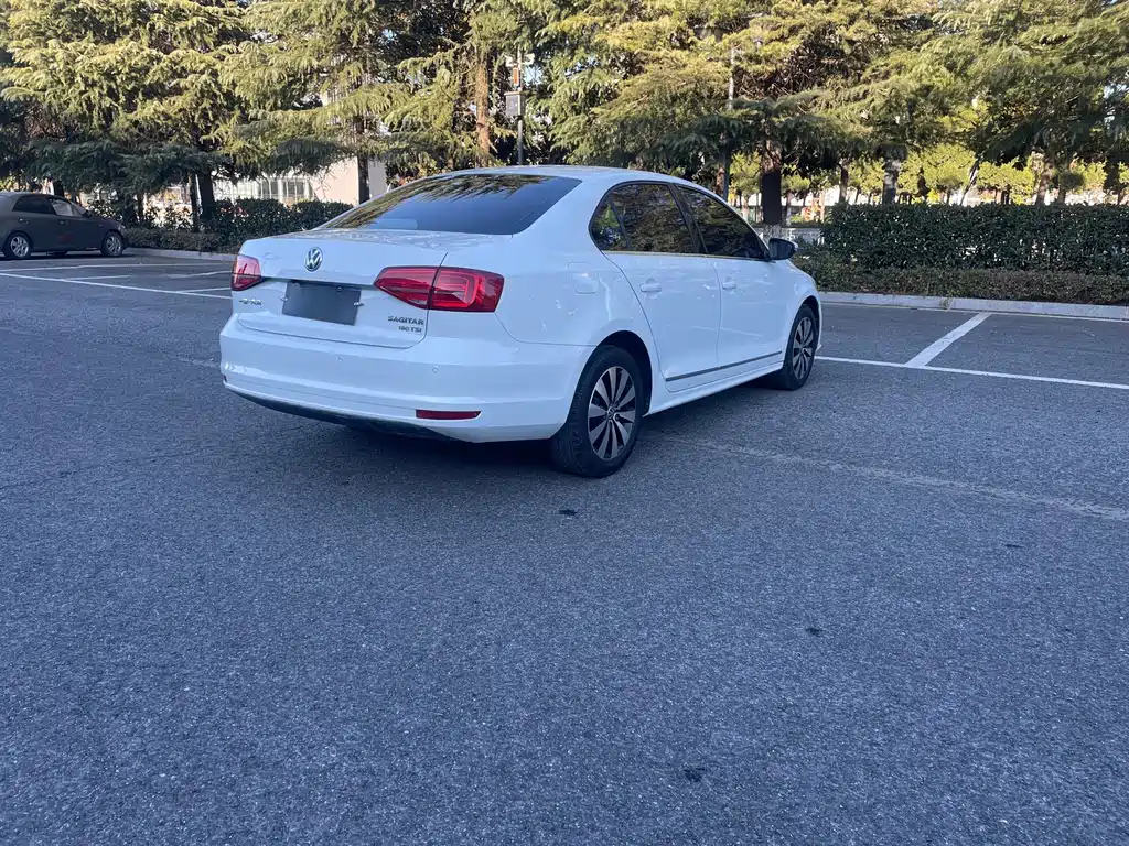 Volkswagen Sagitar 2017