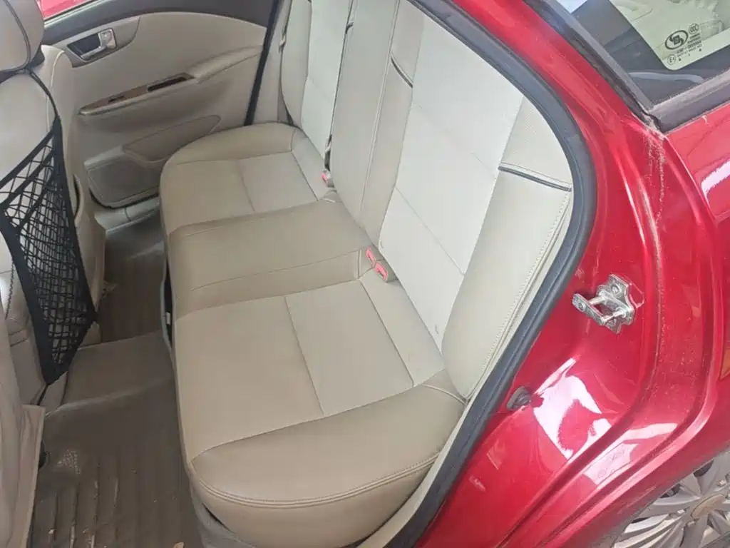 Buick Excelle 2015 — фото 13